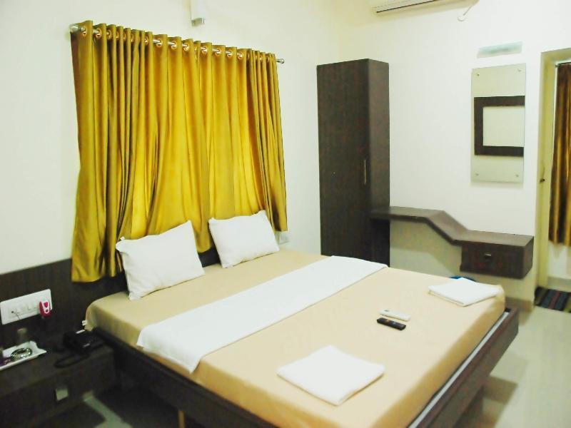 Hotel Pon Amutha Karur  Exterior photo